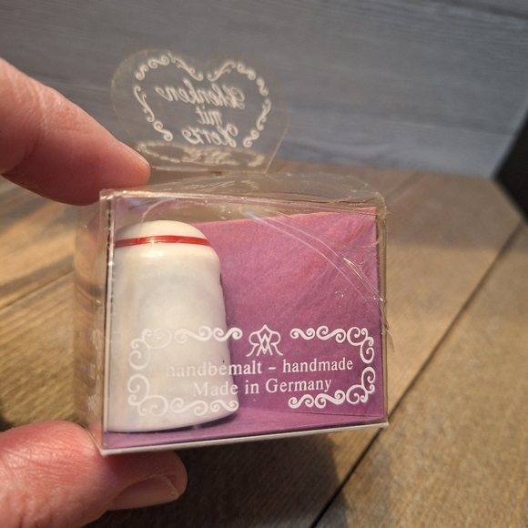 Disney Reutter Porcelain Miniature Mickey and Minnie Mouse Salt Pepper Shakers - Picture 4 of 6